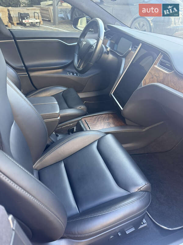 Лифтбек Tesla Model S 2020 в Одессе