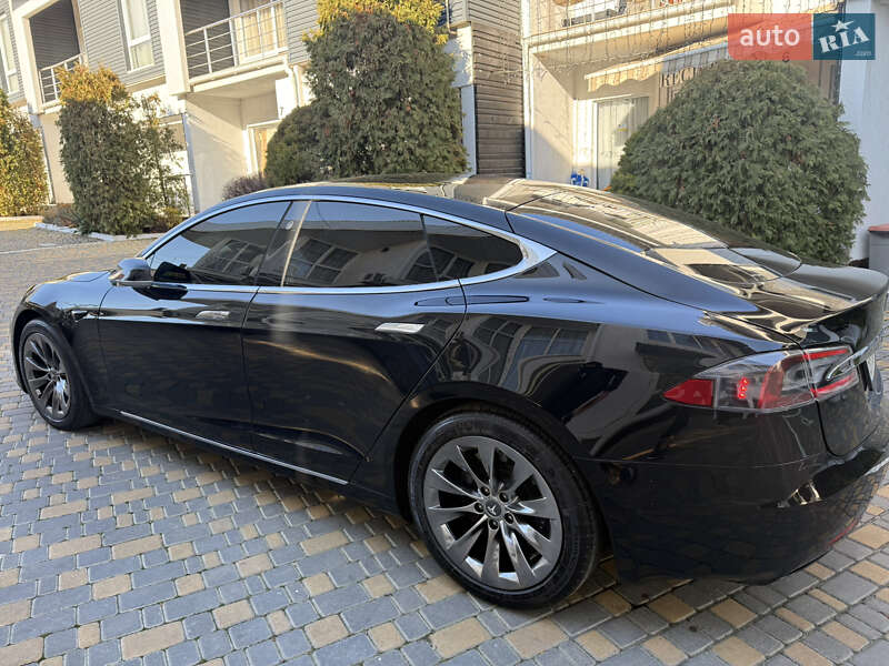 Лифтбек Tesla Model S 2020 в Одессе