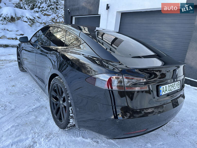 Лифтбек Tesla Model S 2019 в Киеве
