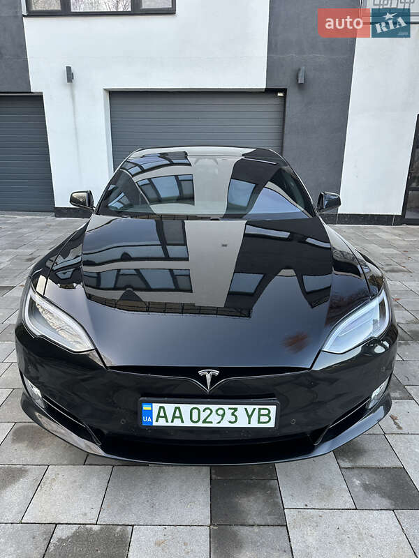 Лифтбек Tesla Model S 2019 в Киеве