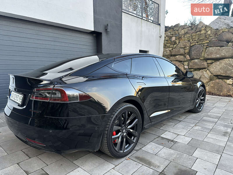 Лифтбек Tesla Model S 2019 в Киеве