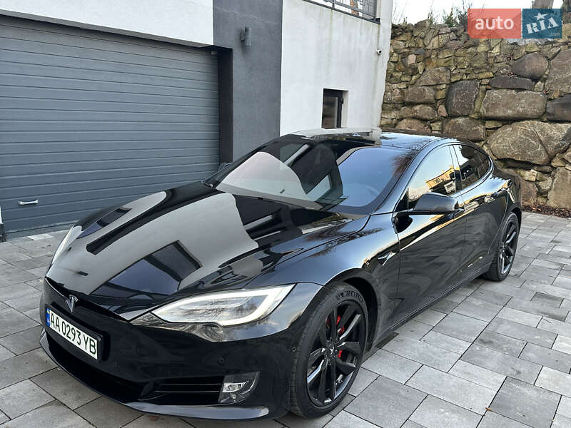 Лифтбек Tesla Model S 2019 в Киеве
