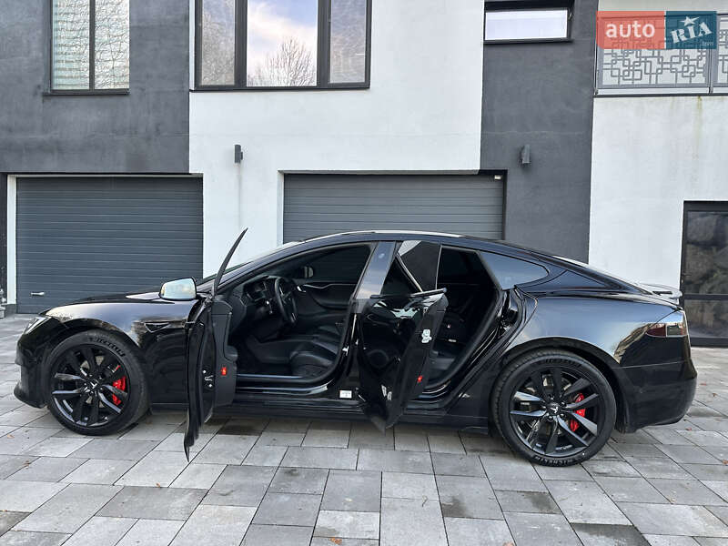 Лифтбек Tesla Model S 2019 в Киеве