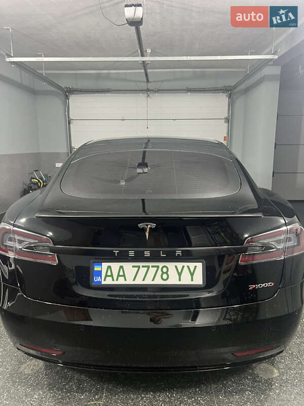 Лифтбек Tesla Model S 2019 в Киеве