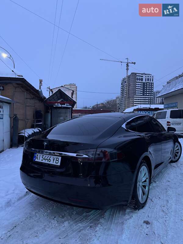 Лифтбек Tesla Model S 2016 в Киеве