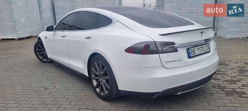 Лифтбек Tesla Model S 2014 в Николаеве