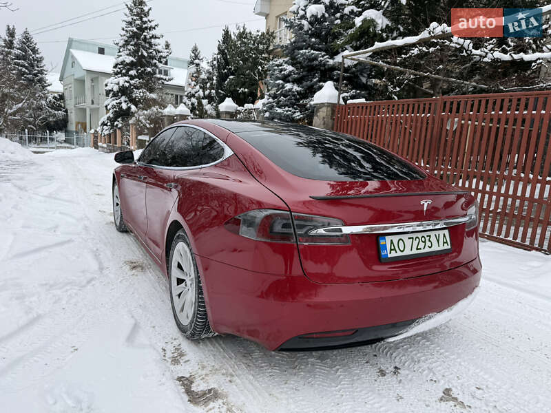 Лифтбек Tesla Model S 2020 в Ужгороде