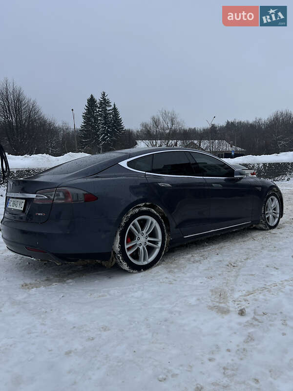 Лифтбек Tesla Model S 2015 в Львове