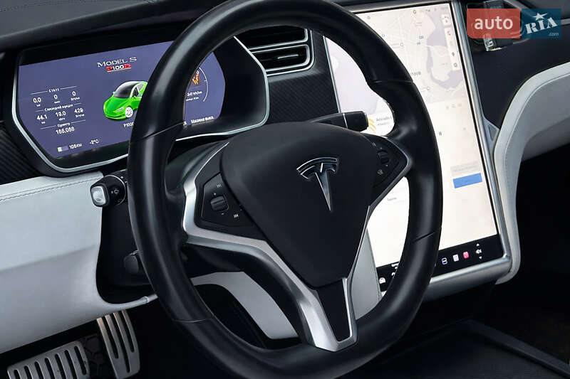 Лифтбек Tesla Model S 2017 в Николаеве