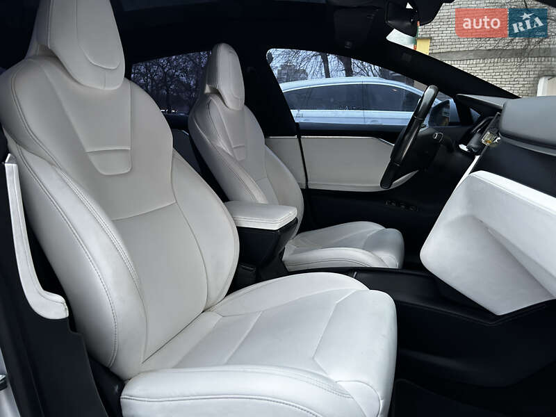 Лифтбек Tesla Model S 2017 в Николаеве