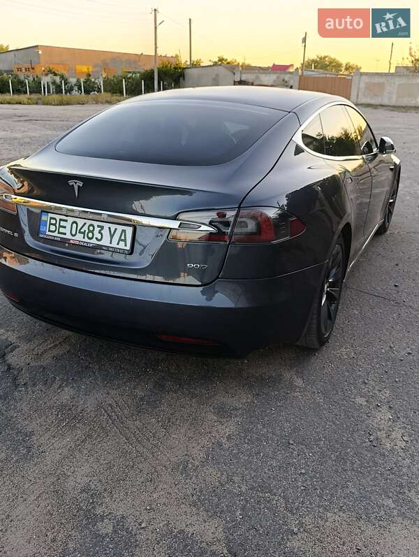 Лифтбек Tesla Model S 2016 в Вознесенске
