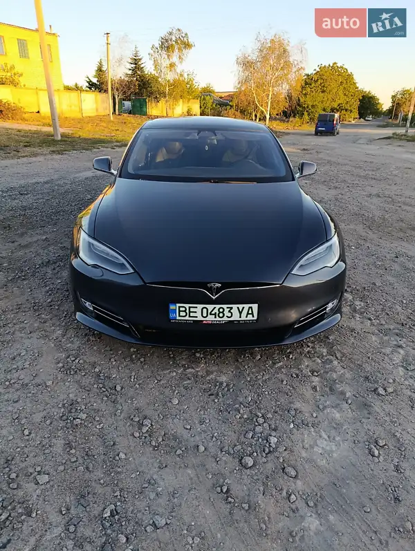 Tesla Model S 2016