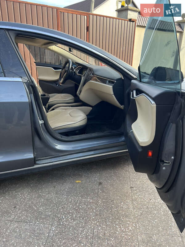 Лифтбек Tesla Model S 2013 в Одессе