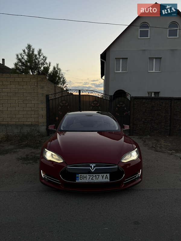 Tesla Model S 2013