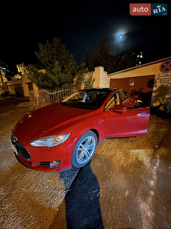 Лифтбек Tesla Model S 2013 в Одессе