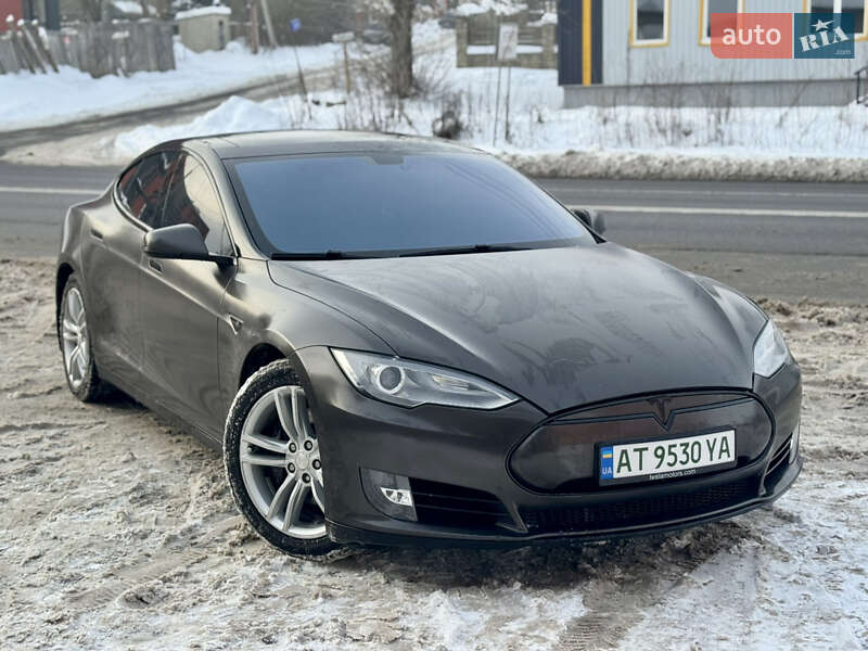 Лифтбек Tesla Model S 2014 в Ивано-Франковске