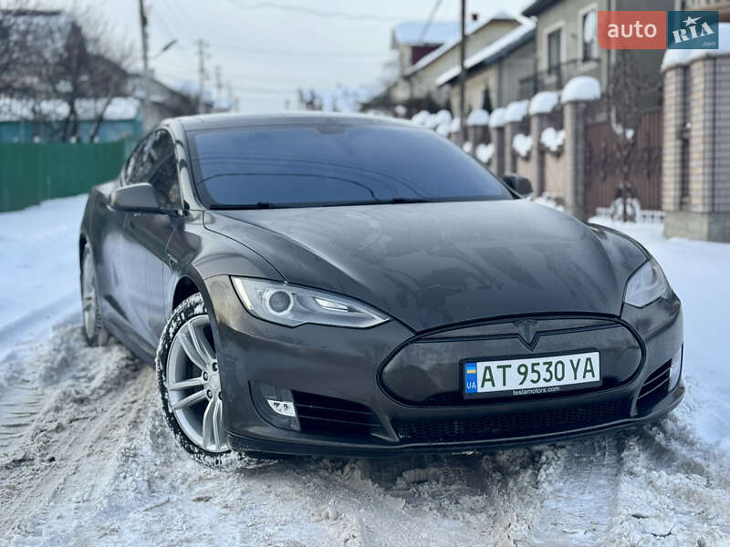 Лифтбек Tesla Model S 2014 в Ивано-Франковске
