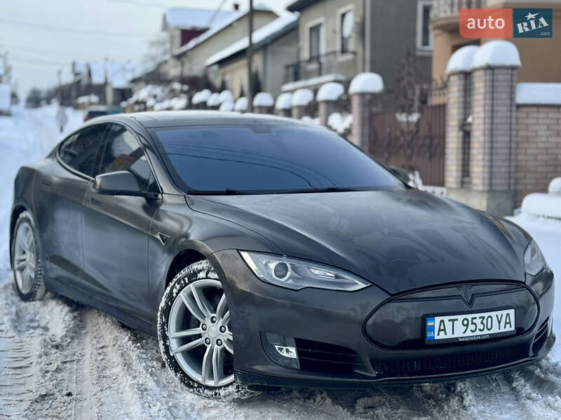 Лифтбек Tesla Model S 2014 в Ивано-Франковске