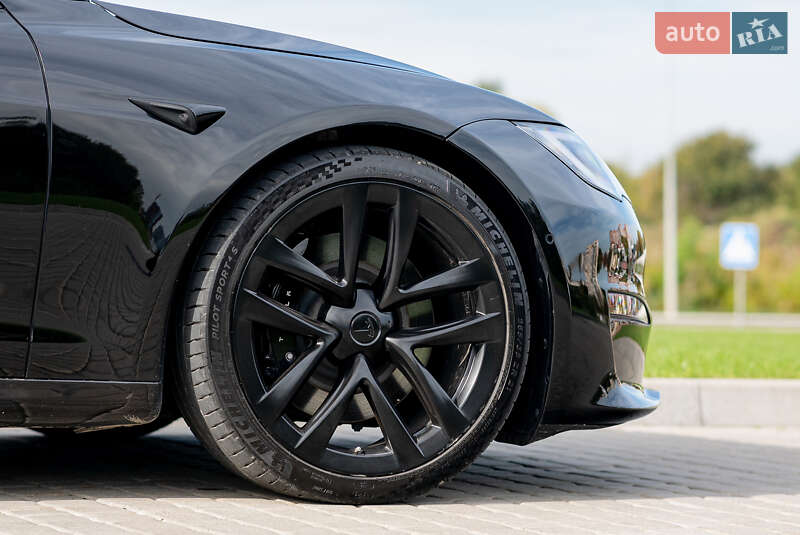 Лифтбек Tesla Model S 2022 в Львове