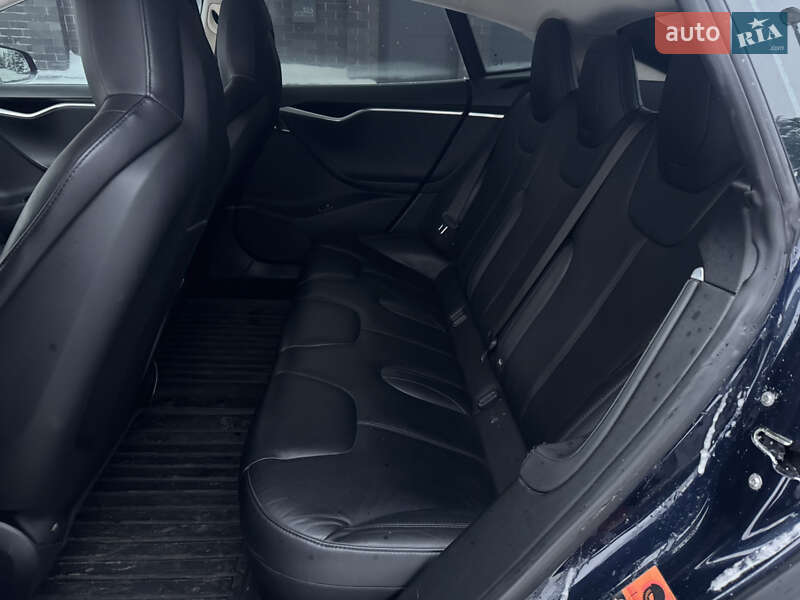 Лифтбек Tesla Model S 2015 в Киеве фото 14 Лифтбек Tesla Model S 2015 в Киеве