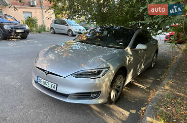 Ліфтбек Tesla Model S 2017 в Дніпрі