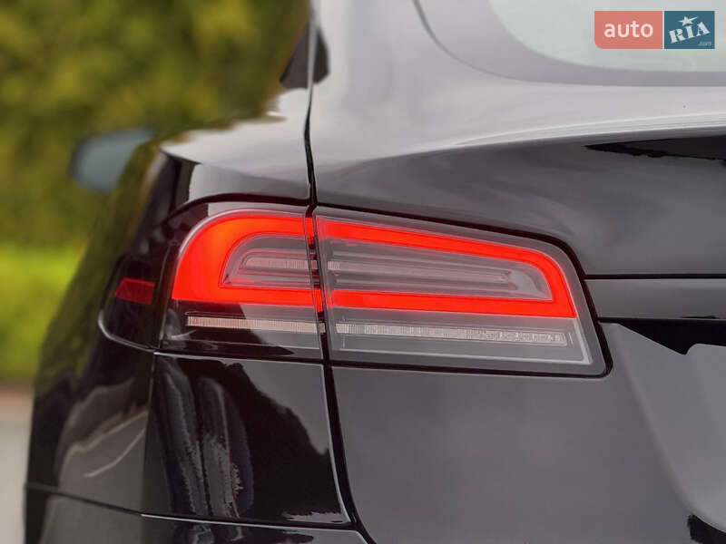 Лифтбек Tesla Model S 2023 в Стрые