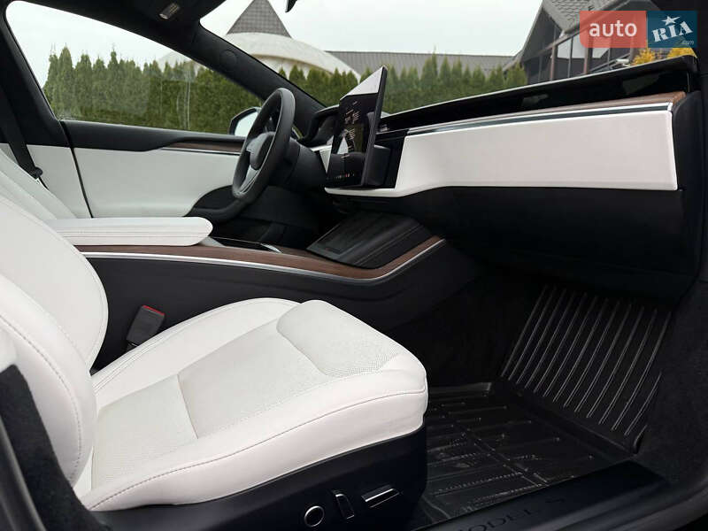 Лифтбек Tesla Model S 2023 в Стрые