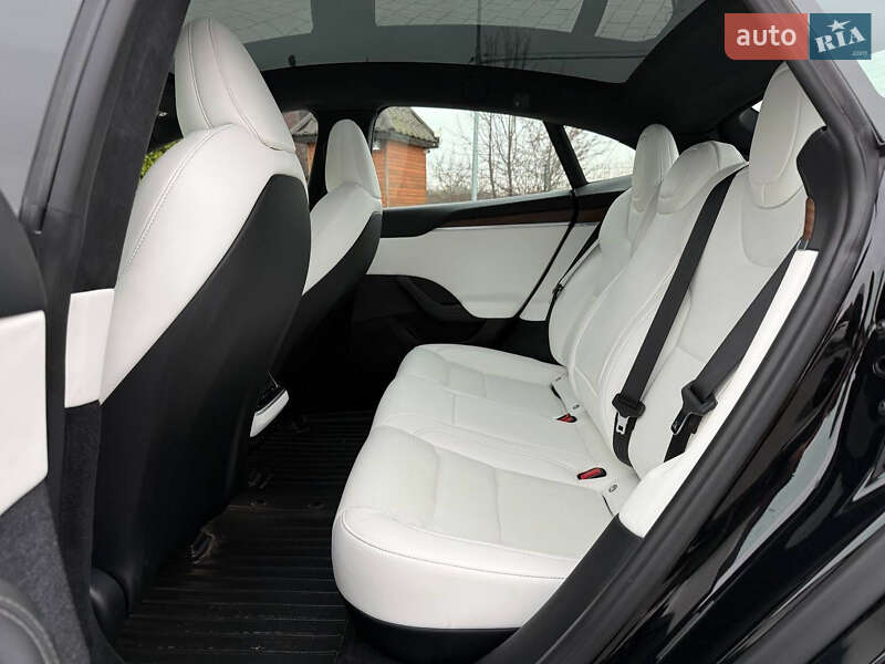 Лифтбек Tesla Model S 2023 в Стрые