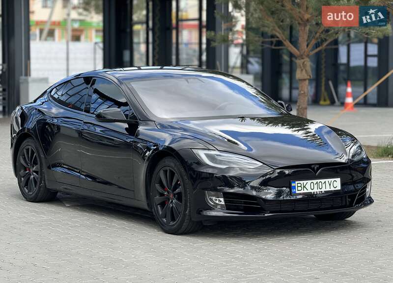 Ліфтбек Tesla Model S 2018 в Рівному