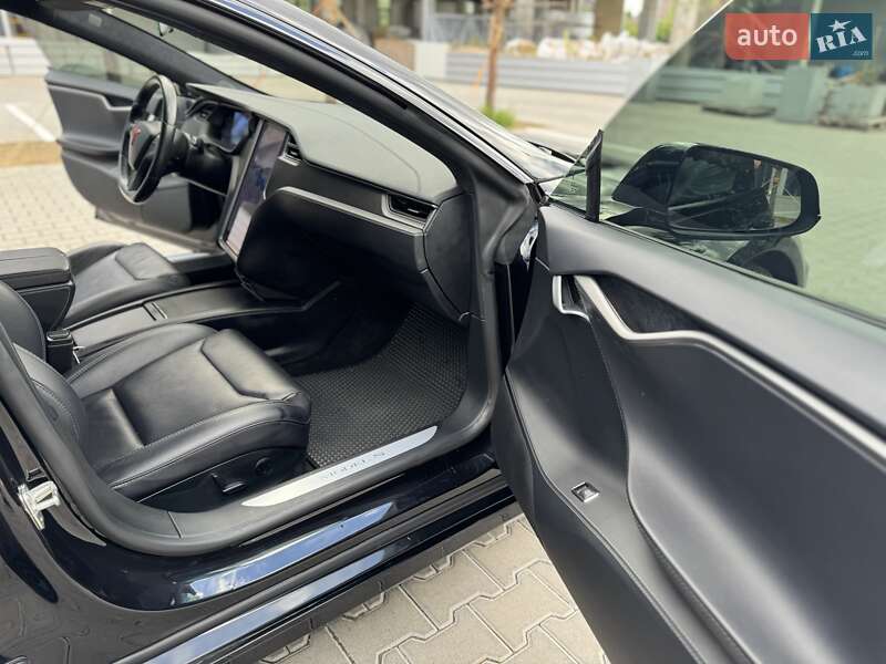 Ліфтбек Tesla Model S 2018 в Рівному