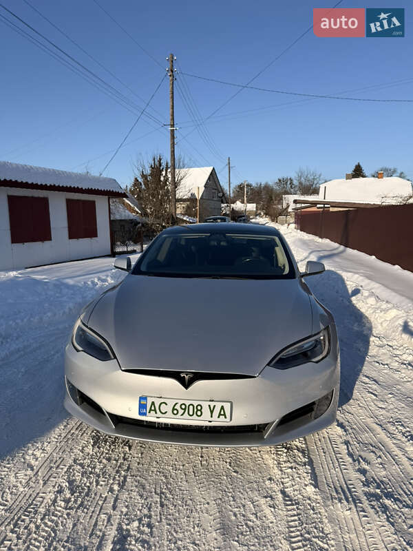 Tesla Model S 2016
