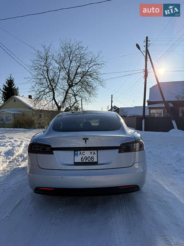 Ліфтбек Tesla Model S 2016 в Володимирі