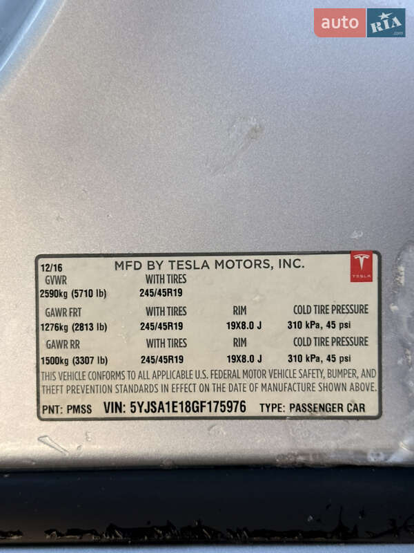 Ліфтбек Tesla Model S 2016 в Володимирі