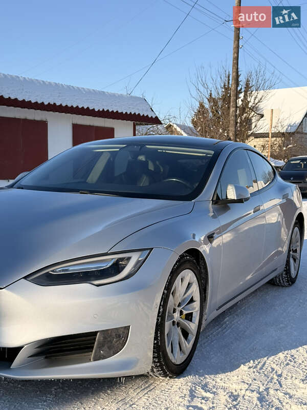 Ліфтбек Tesla Model S 2016 в Володимирі