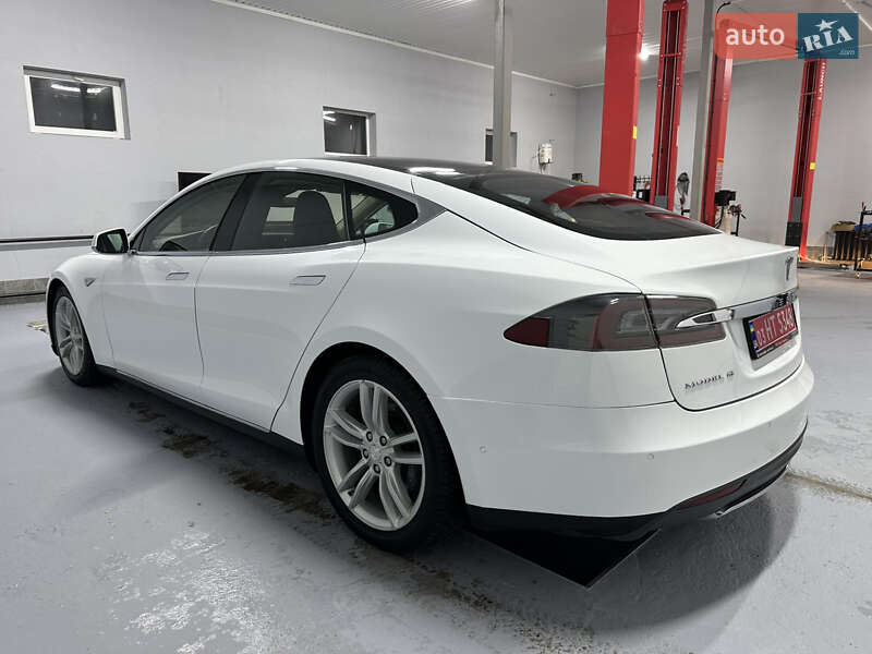 Лифтбек Tesla Model S 2015 в Миргороде фото 13 Лифтбек Tesla Model S 2015 в Миргороде