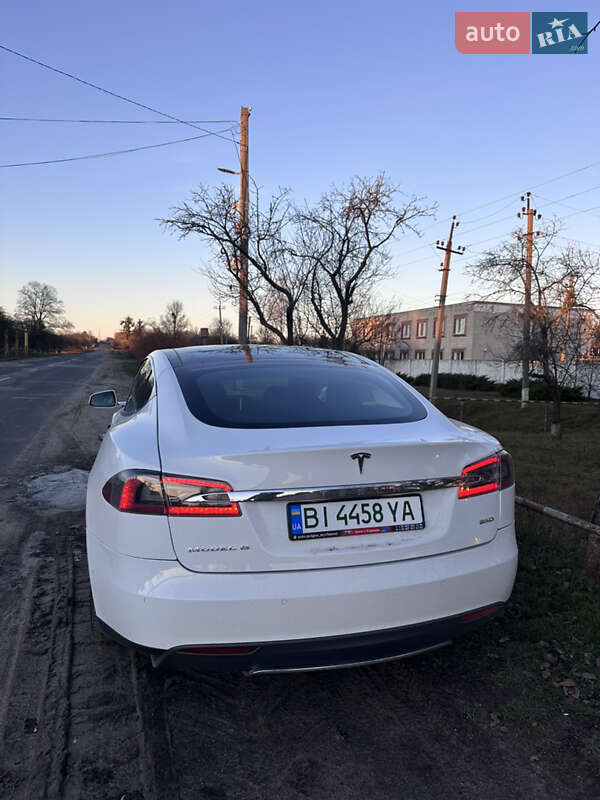 Лифтбек Tesla Model S 2015 в Миргороде фото 37 Лифтбек Tesla Model S 2015 в Миргороде