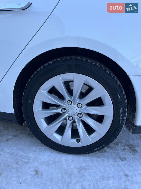 Лифтбек Tesla Model S 2016 в Львове фото 10 Лифтбек Tesla Model S 2016 в Львове