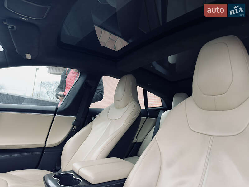 Лифтбек Tesla Model S 2015 в Одессе
