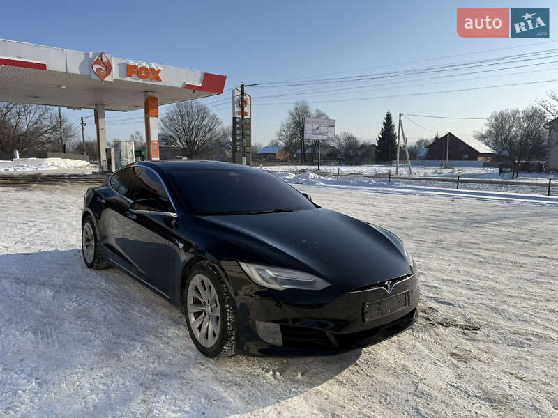 Лифтбек Tesla Model S 2016 в Черновцах фото 6 Лифтбек Tesla Model S 2016 в Черновцах