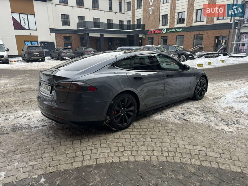 Лифтбек Tesla Model S 2014 в Коломые