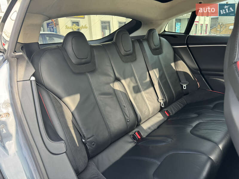 Лифтбек Tesla Model S 2014 в Коломые