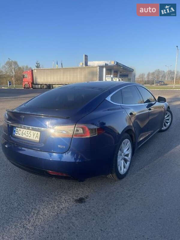 Ліфтбек Tesla Model S 2016 в Львові