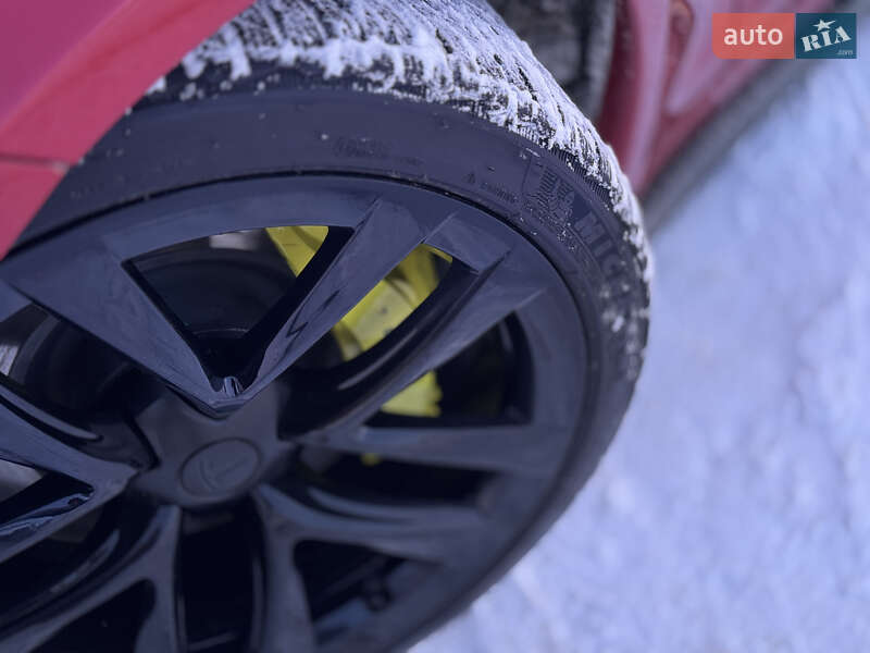 Лифтбек Tesla Model S 2022 в Днепре