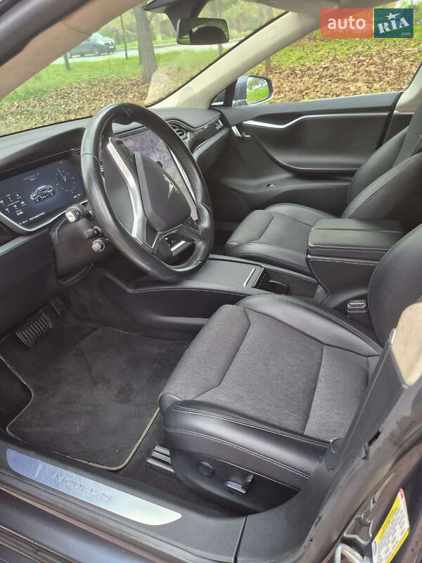 Ліфтбек Tesla Model S 2017 в Одесі фото 7 Ліфтбек Tesla Model S 2017 в Одесі