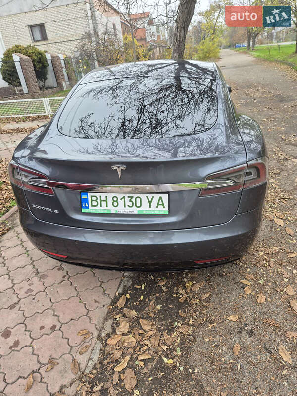 Ліфтбек Tesla Model S 2017 в Одесі фото 4 Ліфтбек Tesla Model S 2017 в Одесі