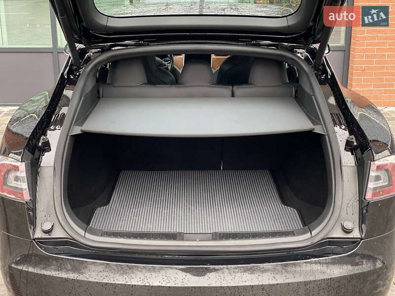 Лифтбек Tesla Model S 2019 в Киеве фото 57 Лифтбек Tesla Model S 2019 в Киеве