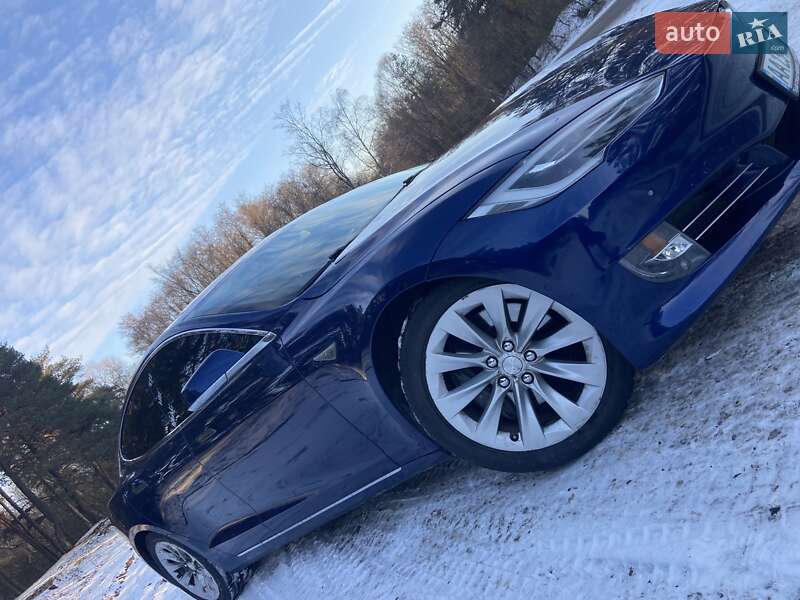 Ліфтбек Tesla Model S 2016 в Миргороді фото 10 Ліфтбек Tesla Model S 2016 в Миргороді