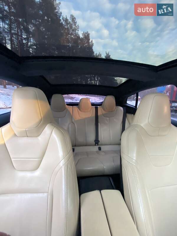 Ліфтбек Tesla Model S 2016 в Миргороді фото 25 Ліфтбек Tesla Model S 2016 в Миргороді