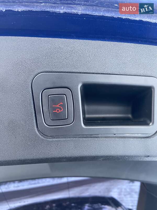 Ліфтбек Tesla Model S 2016 в Миргороді фото 28 Ліфтбек Tesla Model S 2016 в Миргороді