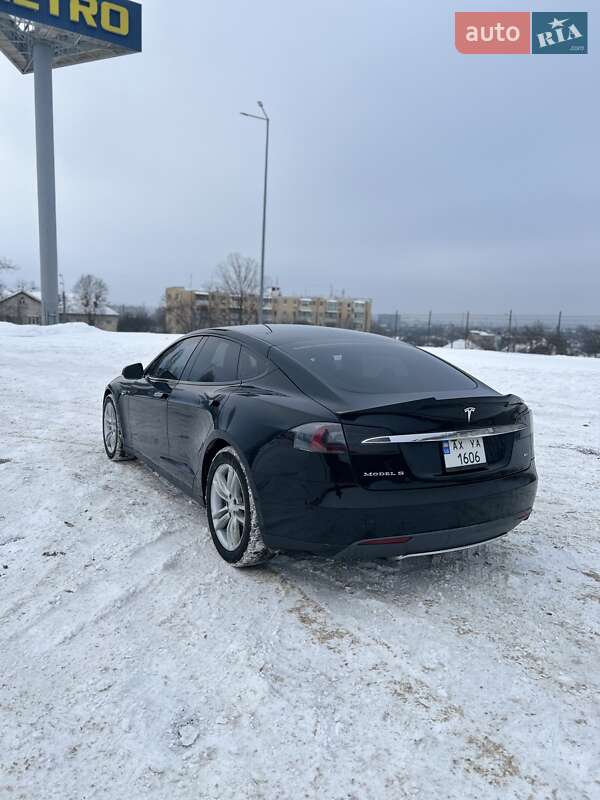 Ліфтбек Tesla Model S 2014 в Харкові